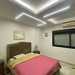 شقه فندقيه لك بالكامل في ارقي موقع بالمهندسين غرفتين