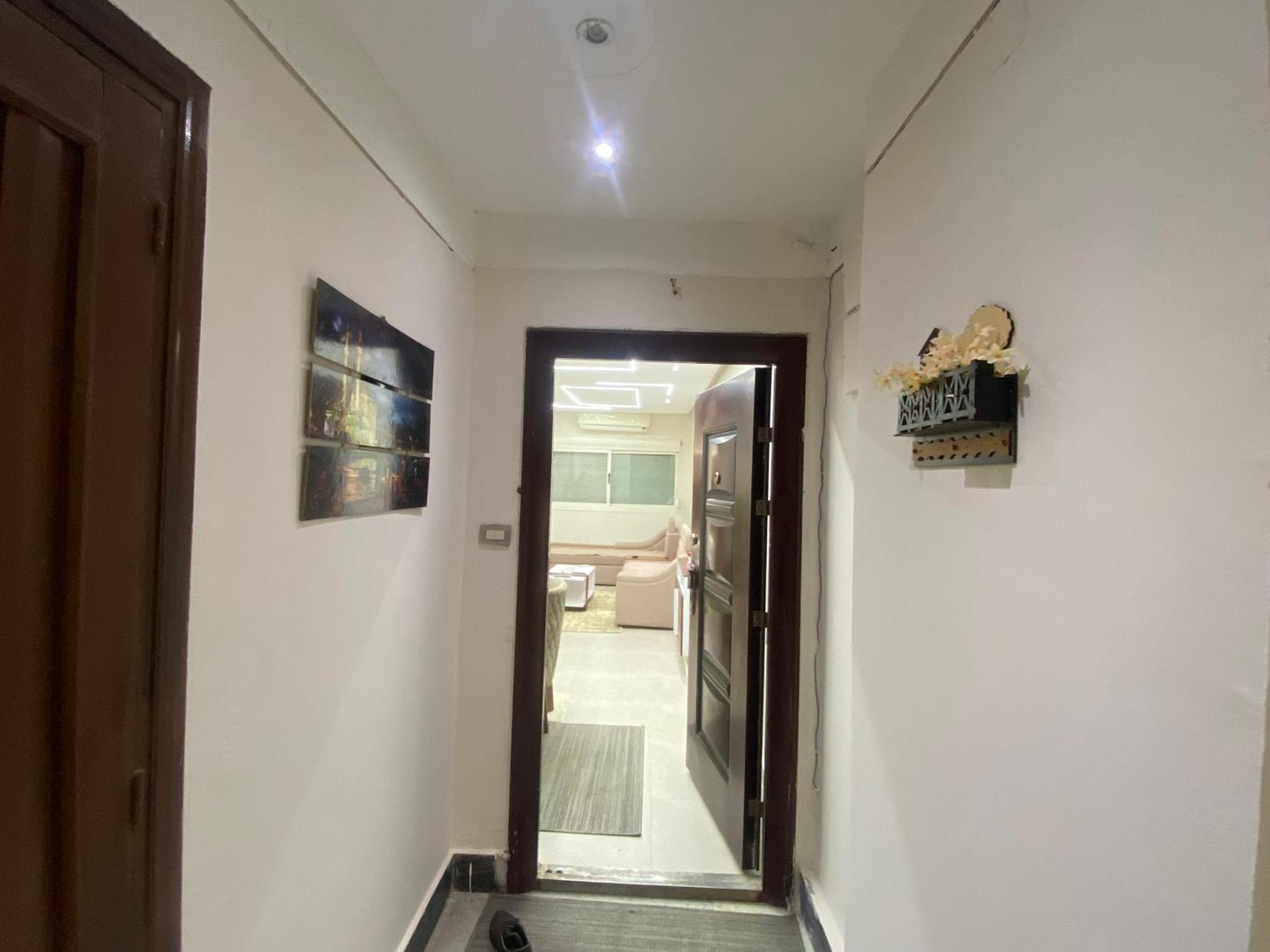 شقه فندقيه لك بالكامل في ارقي موقع بالمهندسين غرفتين Apartment *